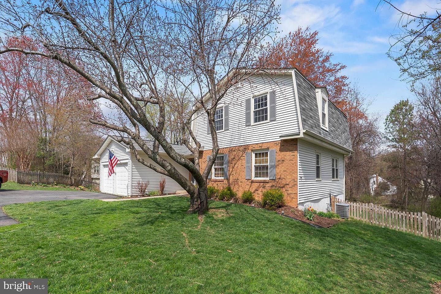 9822 Wolcott Dr Burke, VA 22015 - Thumbnail 3