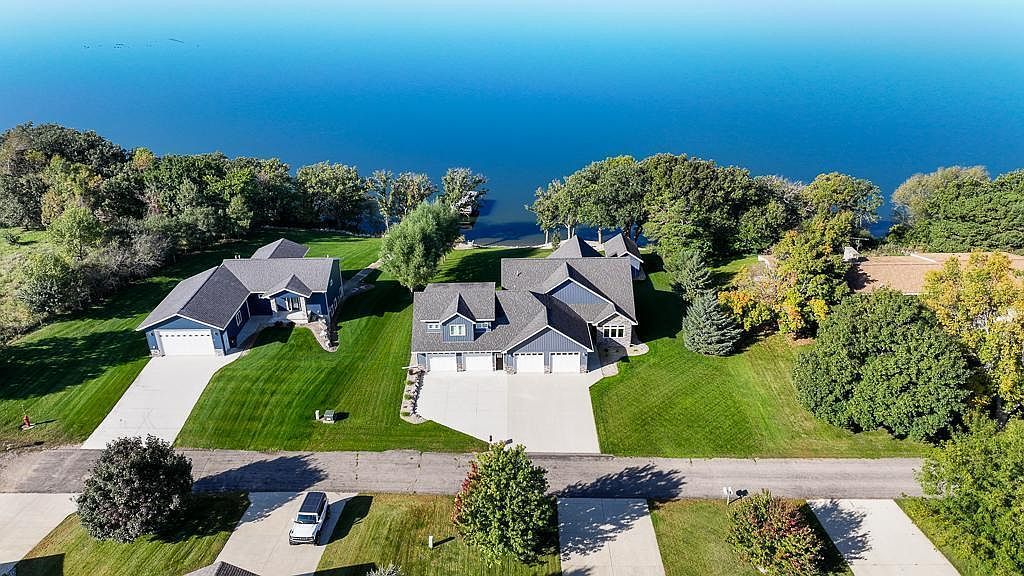 112 S Sunrise St Hendricks, MN 56136 - Thumbnail 3