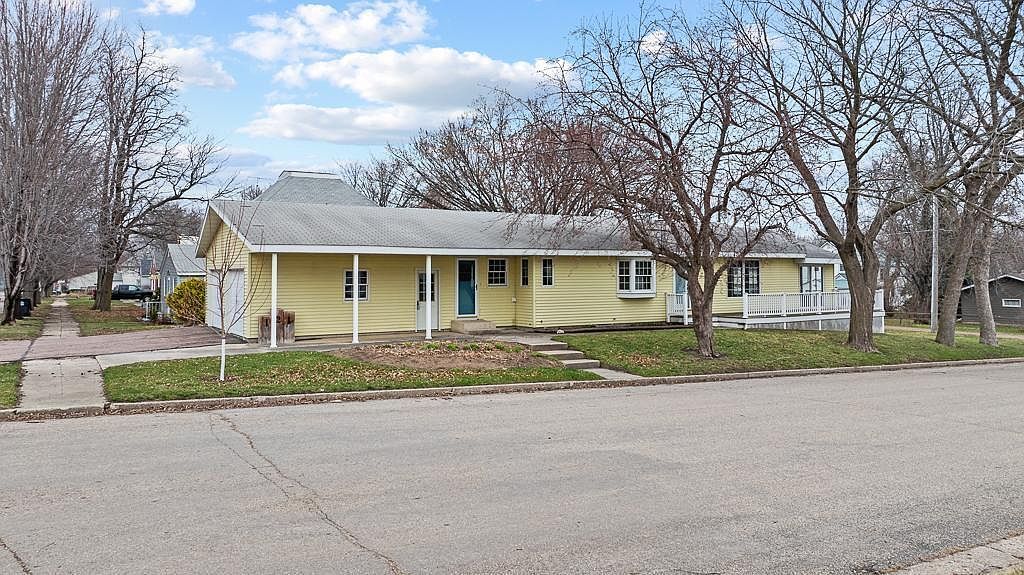 121 W Rowena St Ivanhoe, MN 56142 - Thumbnail 3