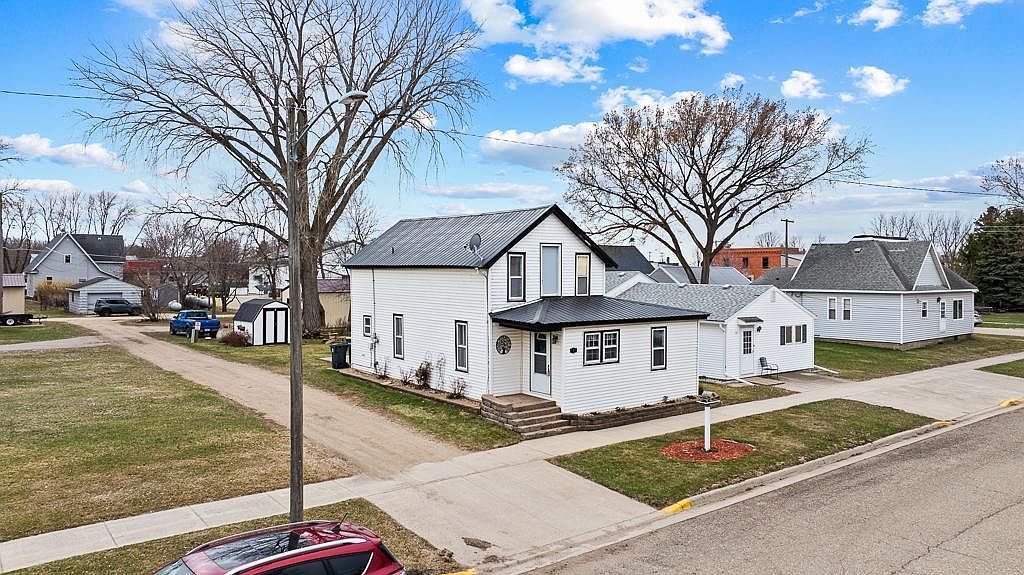 105 E McQuestion St Ghent, MN 56239 - Thumbnail 3