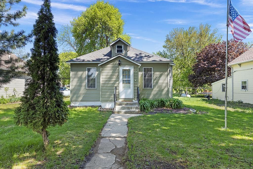 102 E Lyon St Minneota, MN 56264 - Thumbnail 3