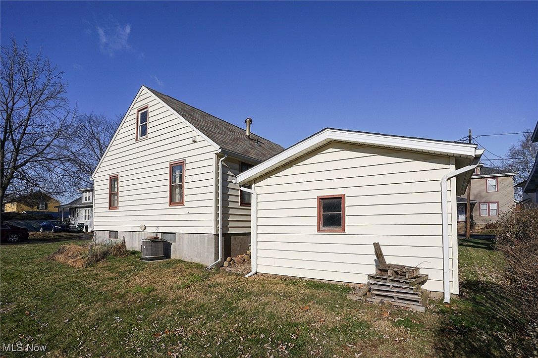 818 Wyoming Pl NE Massillon, OH 44646 - Thumbnail 3