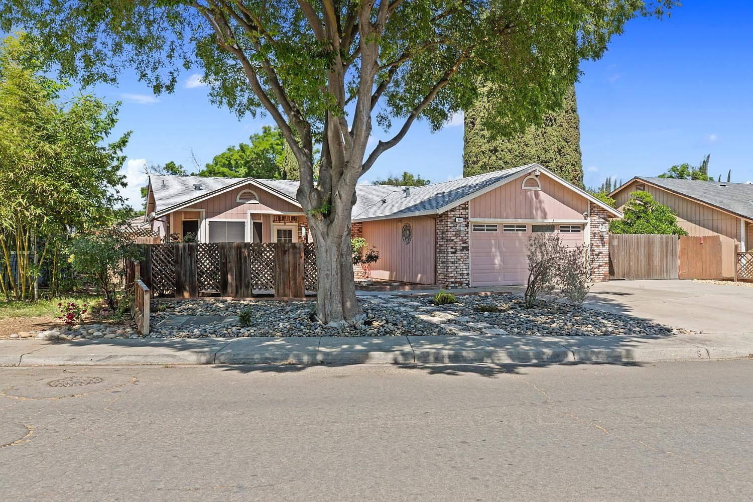 613 Hillstock Ct Patterson, CA 95363 - Thumbnail 3