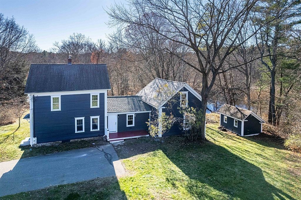 4 Shaw St Medway, MA 02053 - Thumbnail 3