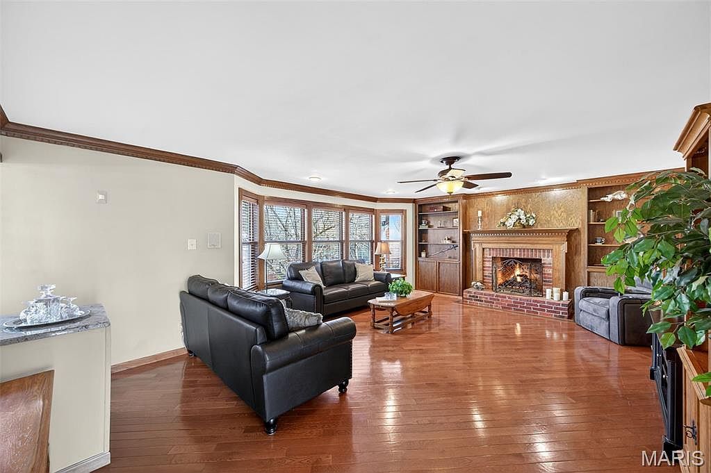 411 Savannah Ridge Dr Saint Charles, MO 63303 - Thumbnail 3