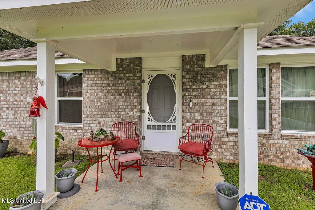 1084 Koloa Ct Diamondhead, MS 39525 - Thumbnail 3