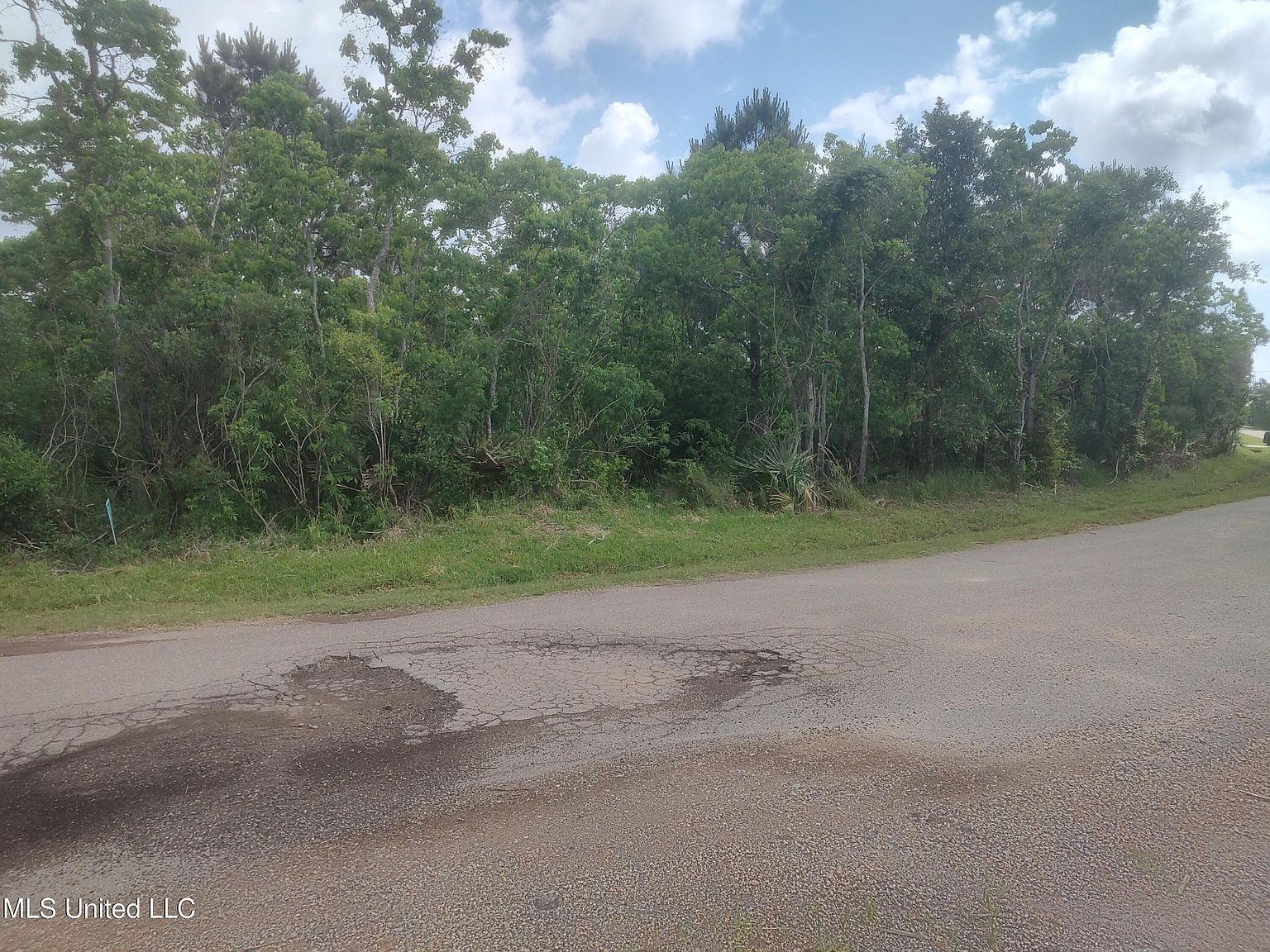 11474 Bayou View Dr Bay Saint Louis, MS 39520 - Thumbnail 3