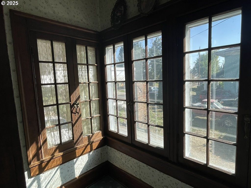 401 S College St Newberg, OR 97132 - Thumbnail 3