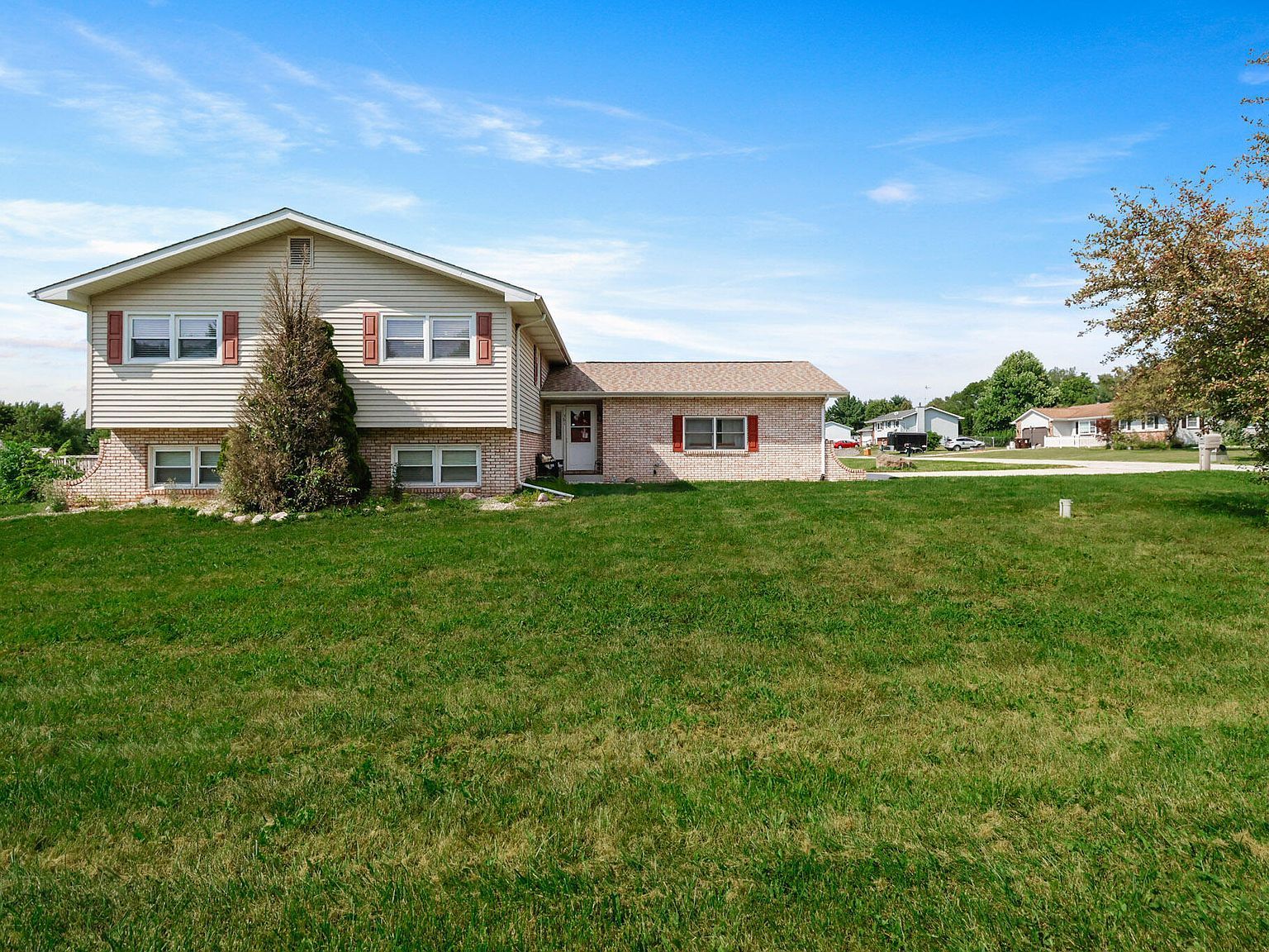 361 Sandwood Ct Valparaiso, IN 46383 - Thumbnail 3