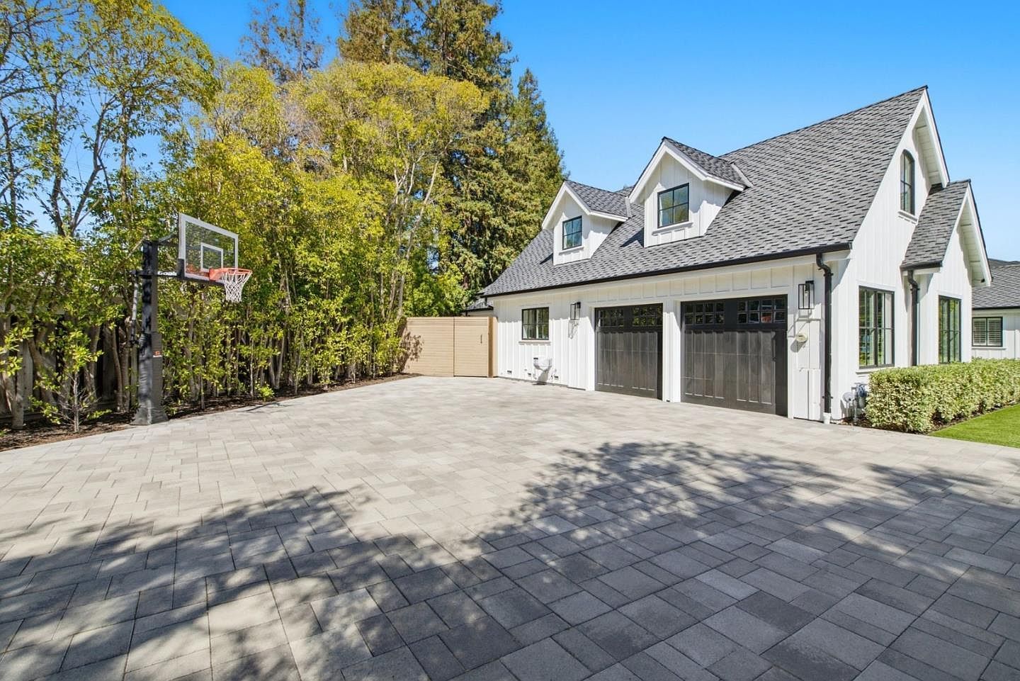 1052 Echo Dr Los Altos, CA 94024 - Thumbnail 3