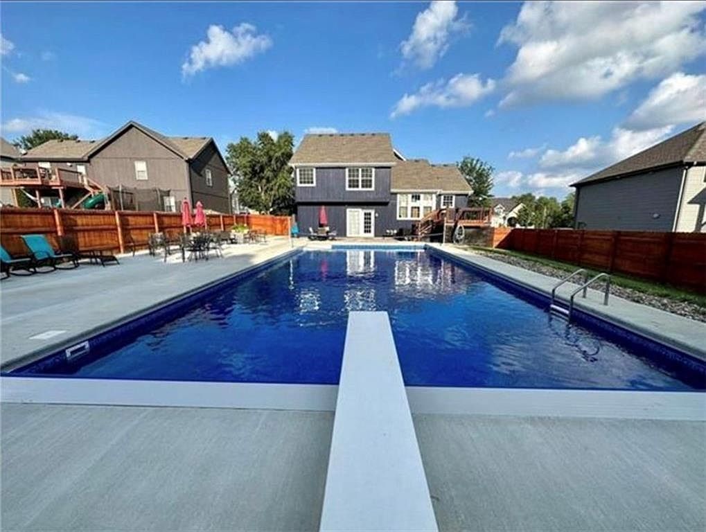 4007 Bennington Dr Saint Joseph, MO 64506 - Thumbnail 3