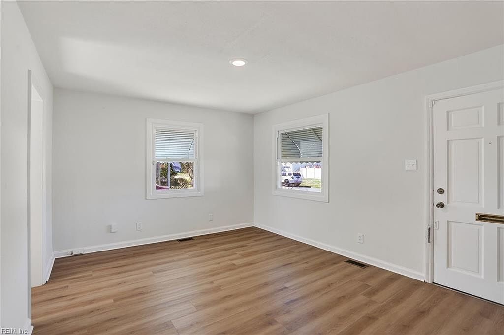 801 Finchley Rd Portsmouth, VA 23702 - Thumbnail 3