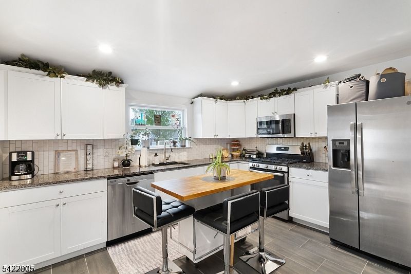 60 Searing St Dover, NJ 07801 - Thumbnail 3