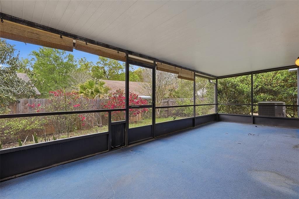 1701 Coppersmith Ct Lutz, FL 33559 - Thumbnail 3