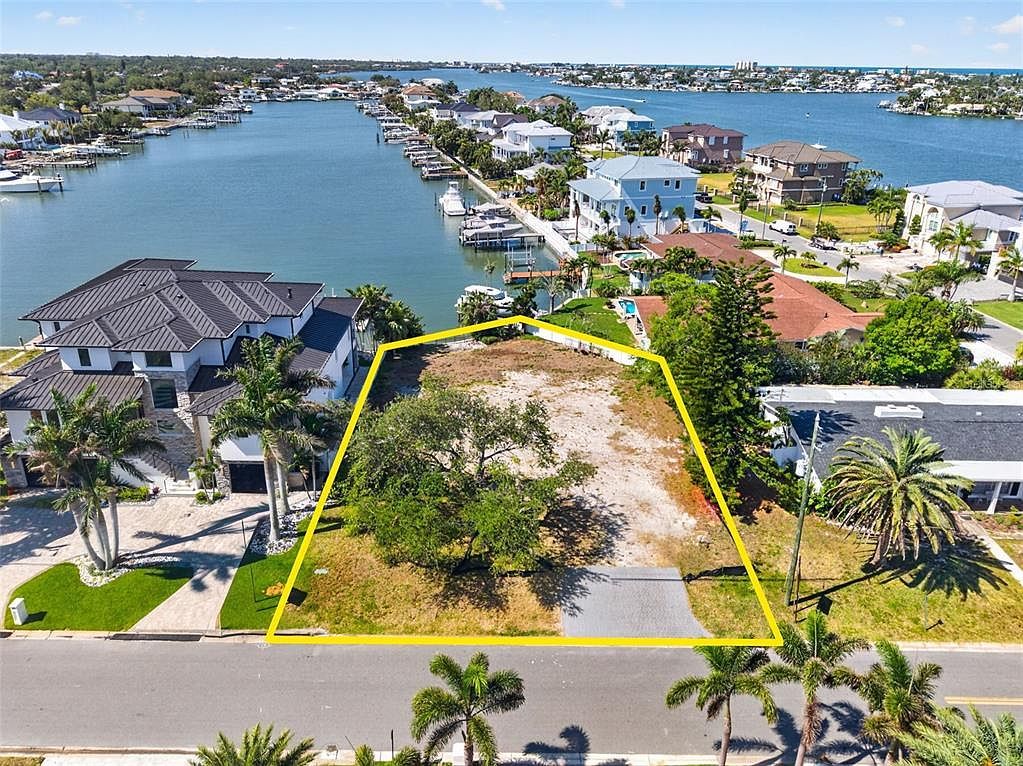 909 Oakwood Dr Lot 4 Largo, FL 33770 - Thumbnail 3