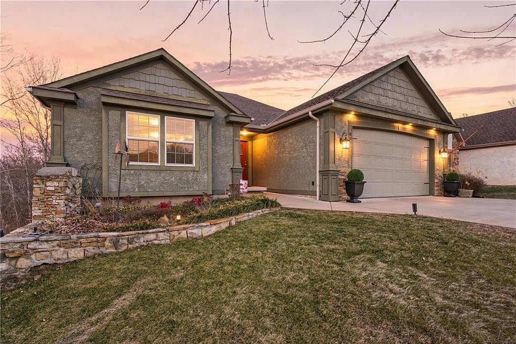 483 S 137th Pl Bonner Springs, KS 66012 - Thumbnail 3
