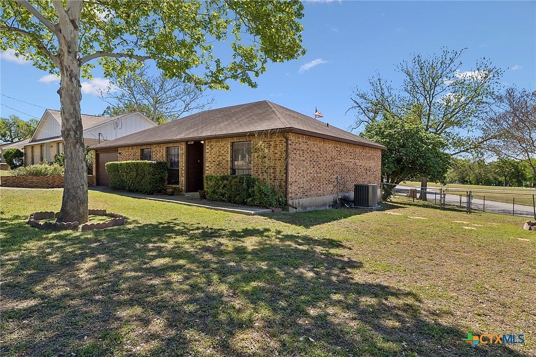 1208 Mooncrest New Braunfels, TX 78130 - Thumbnail 3