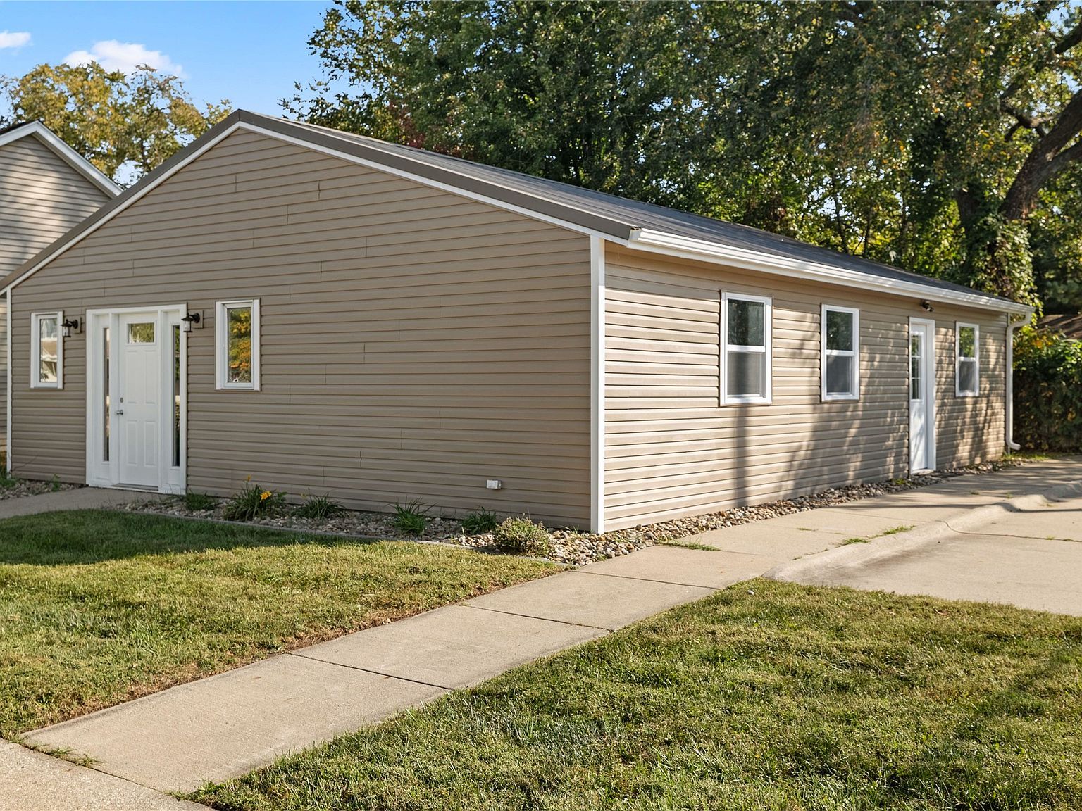 105 S 6th St Adel, IA 50003 - Thumbnail 3