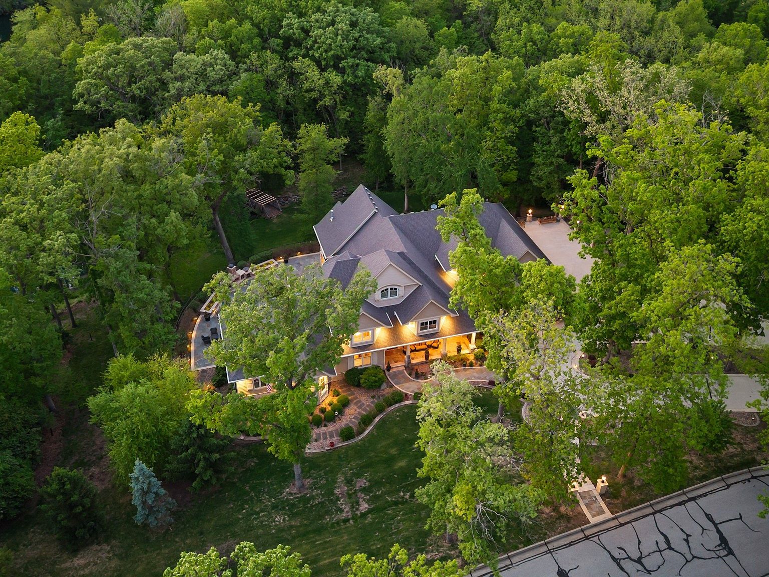 12993 Oak Brook Dr Urbandale, IA 50323 - Thumbnail 3
