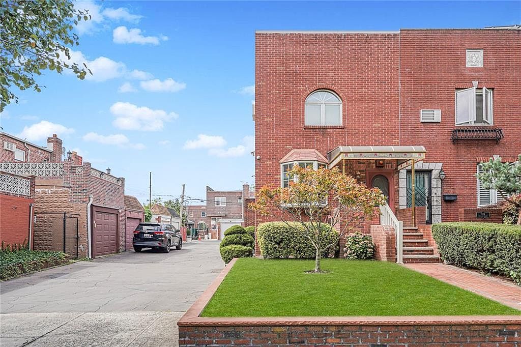 326 Bay 14th St Brooklyn, NY 11214 - Thumbnail 3