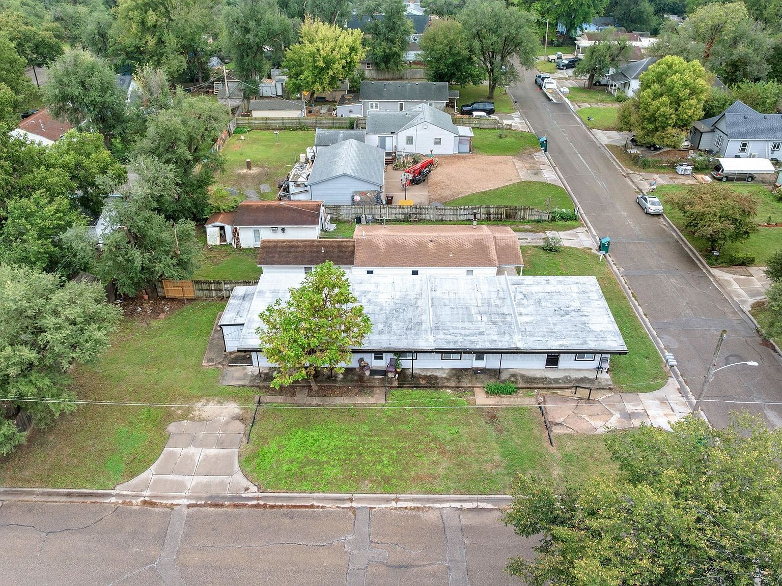 121-127 W 31st St N Wichita, KS 67204 - Thumbnail 3