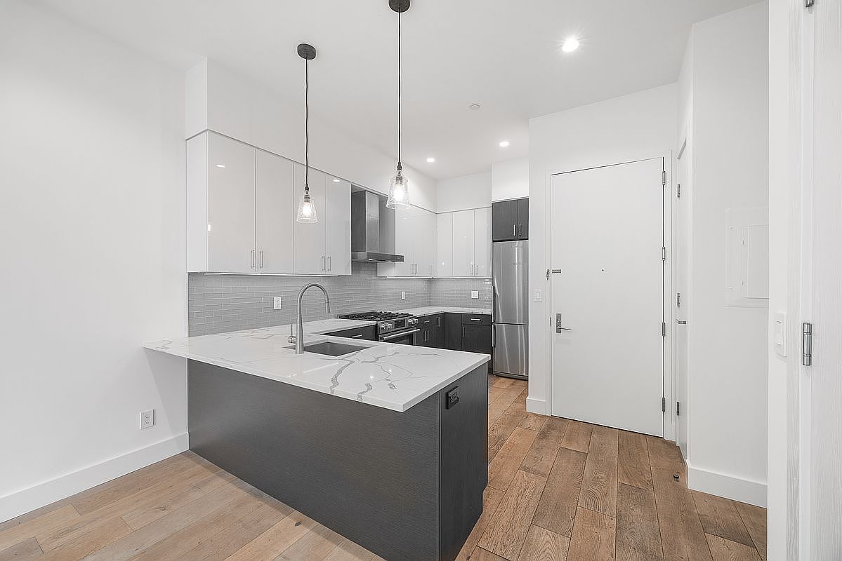 26-33 28th St #3B Astoria, NY 11102 - Thumbnail 3