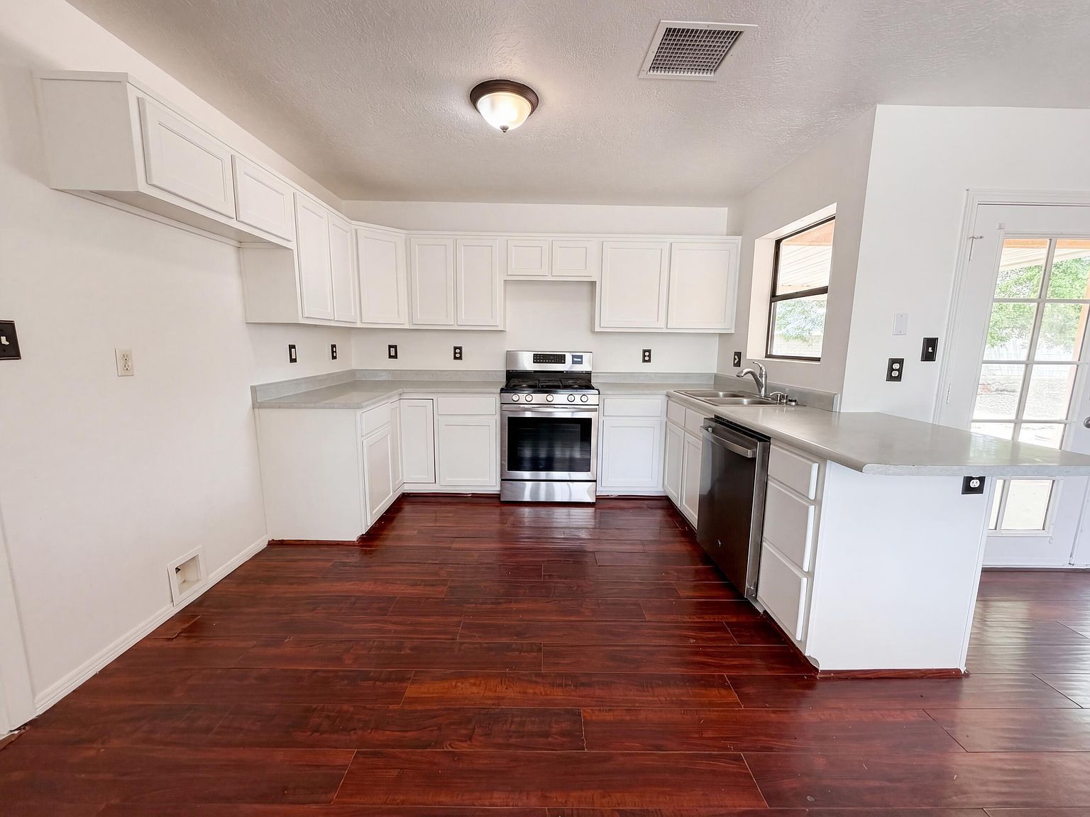 14 Milton Loop Los Lunas, NM 87031 - Thumbnail 3