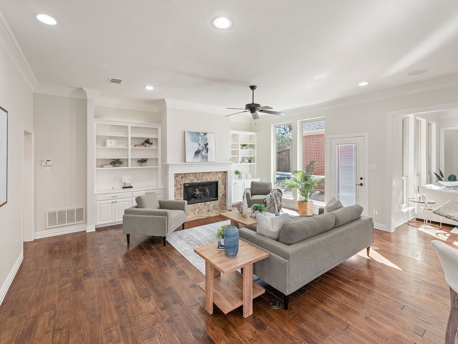 2709 Mesquite Ln Grapevine, TX 76051 - Thumbnail 3