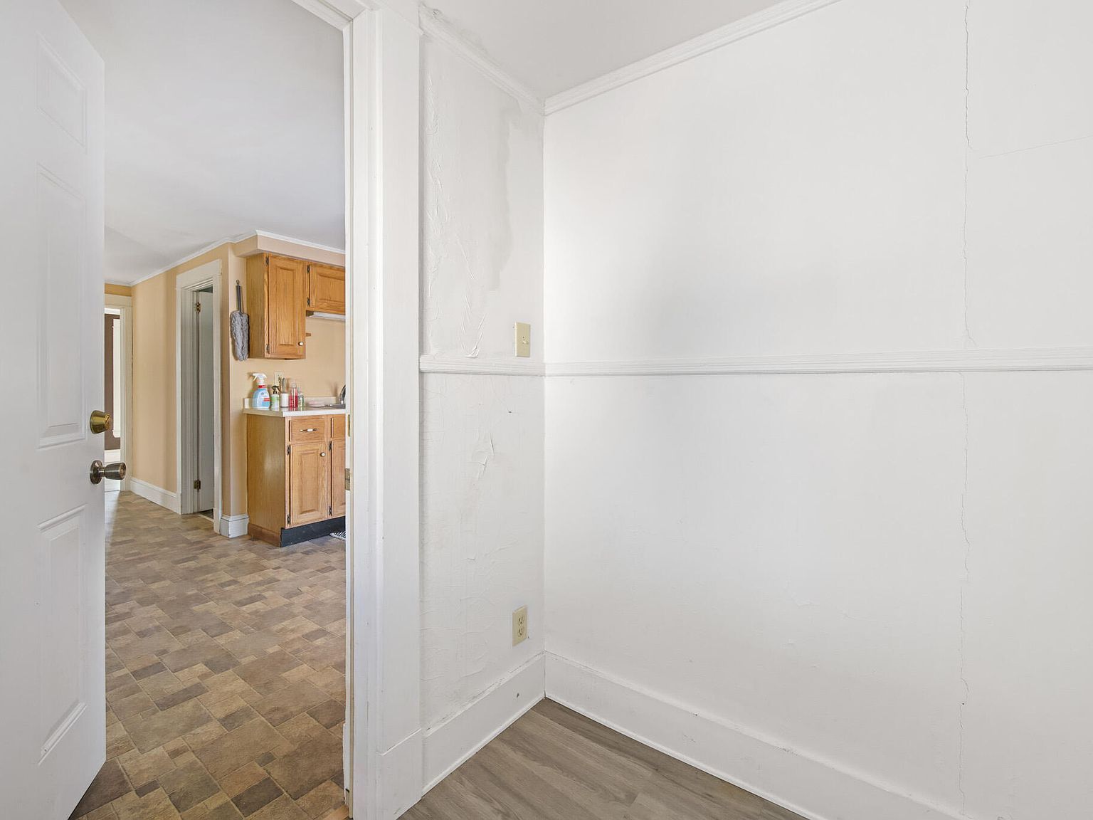 59 Thatcher St Bangor, ME 04401 - Thumbnail 3