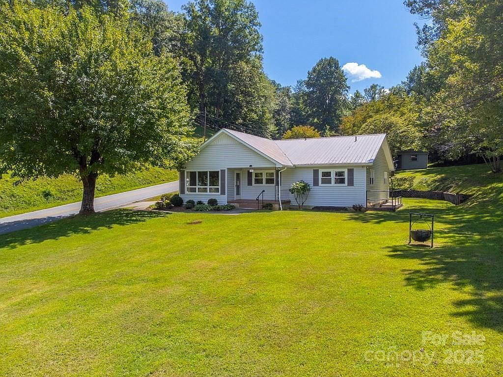 144 Cherry St Sylva, NC 28779 - Thumbnail 3