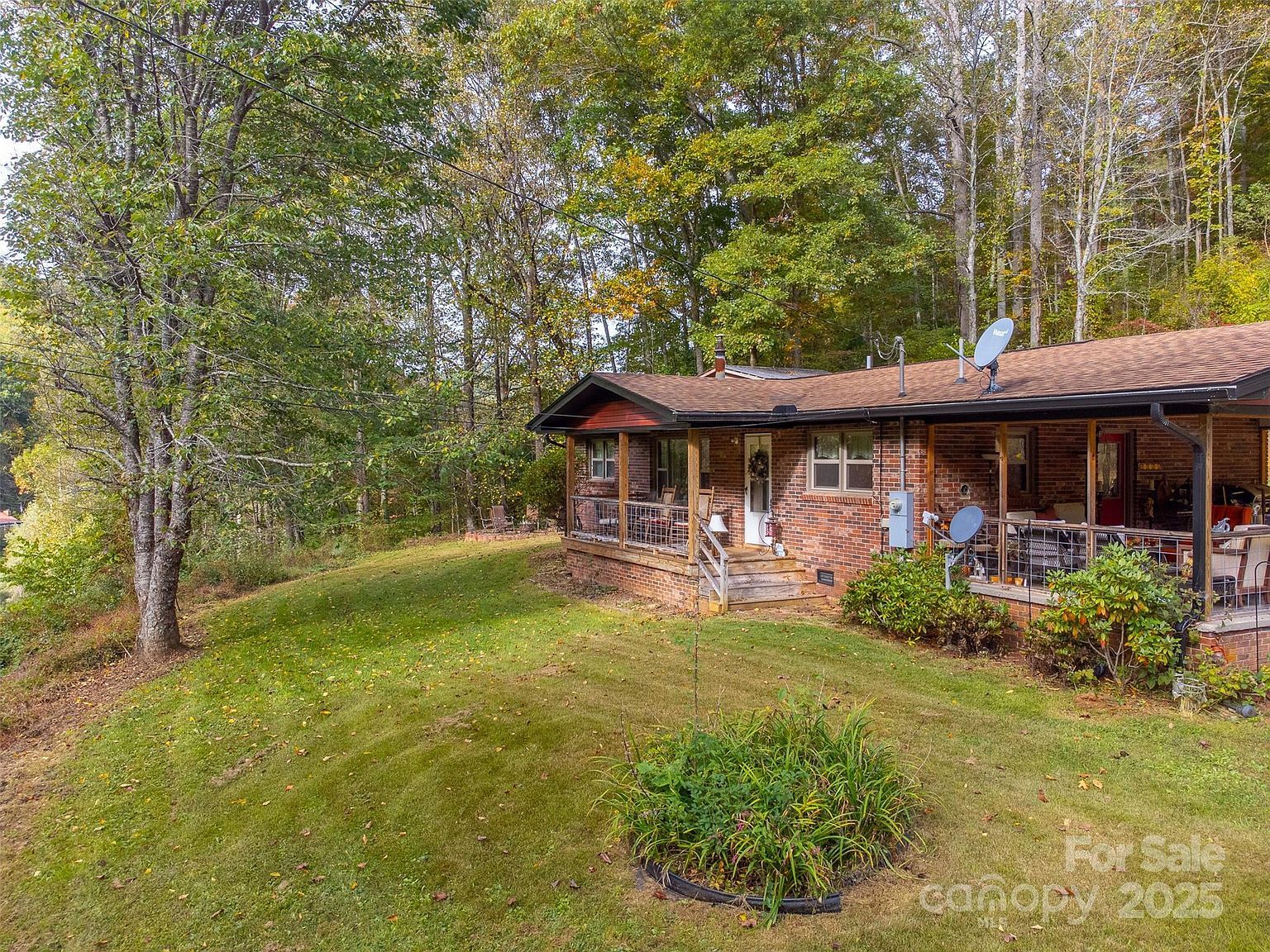187 Garnet Rd Sylva, NC 28779 - Thumbnail 3