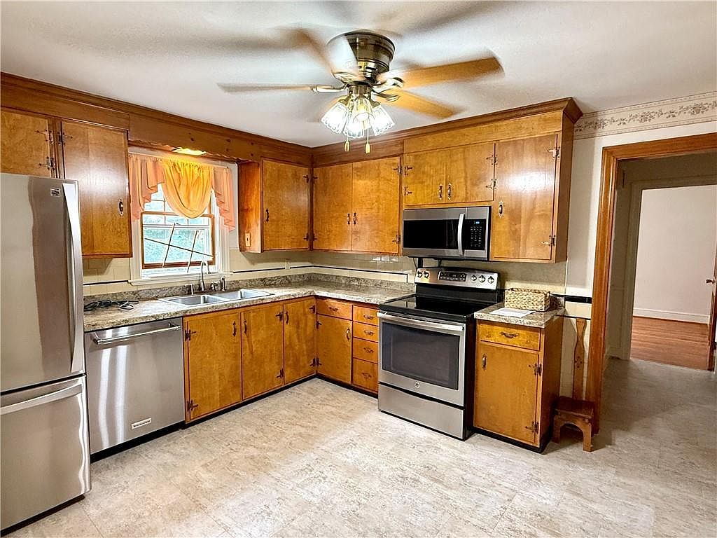 167 Forest Ave Cranston, RI 02910 - Thumbnail 3