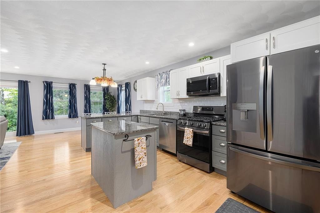 8 Lily Ln #8 West Warwick, RI 02893 - Thumbnail 3