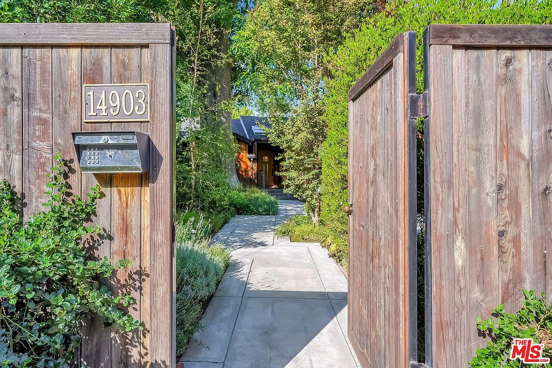 14903 Valley Vista Blvd Sherman Oaks, CA 91403 - Thumbnail 3