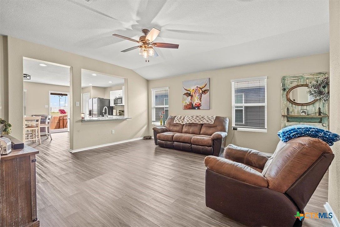 342 N Kowald Ln New Braunfels, TX 78130 - Thumbnail 3