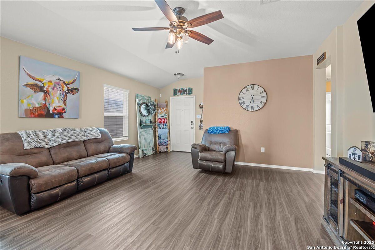 342 Kowald Ln New Braunfels, TX 78130 - Thumbnail 3