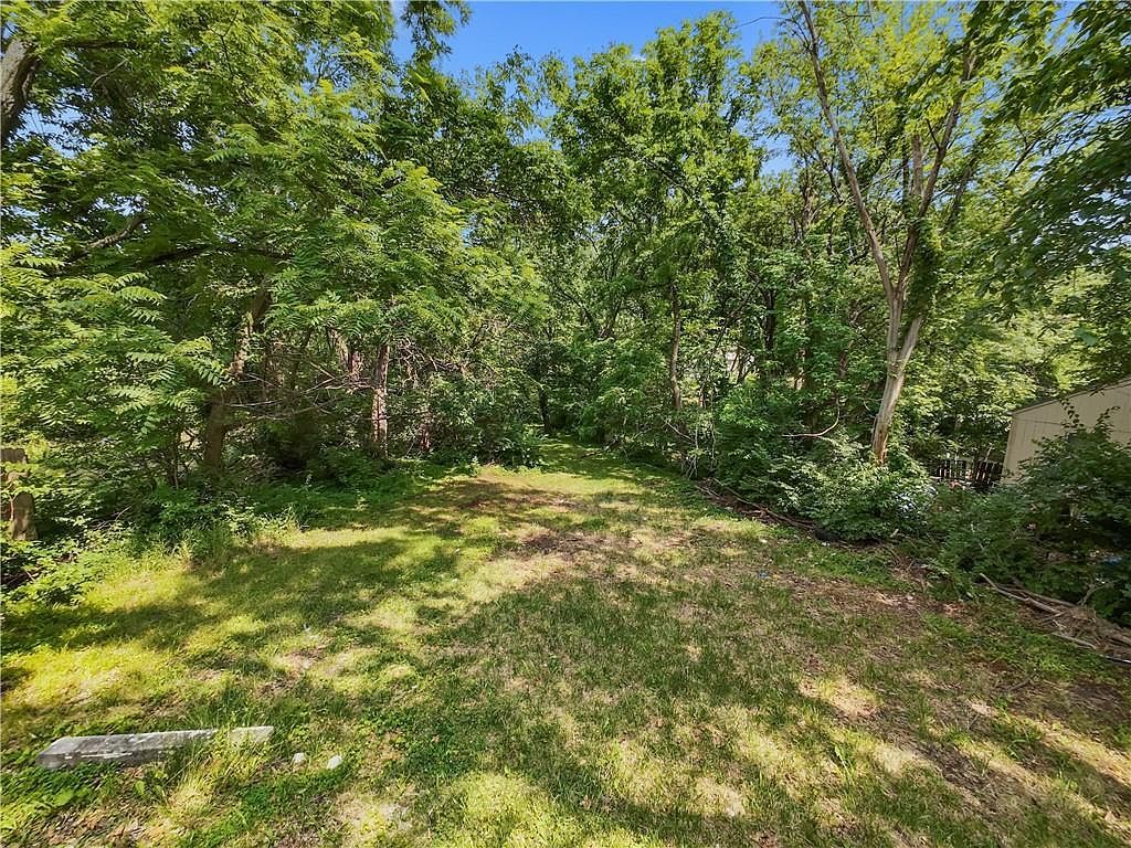 5119 Booth Ave Kansas City, MO 64129 - Thumbnail 3