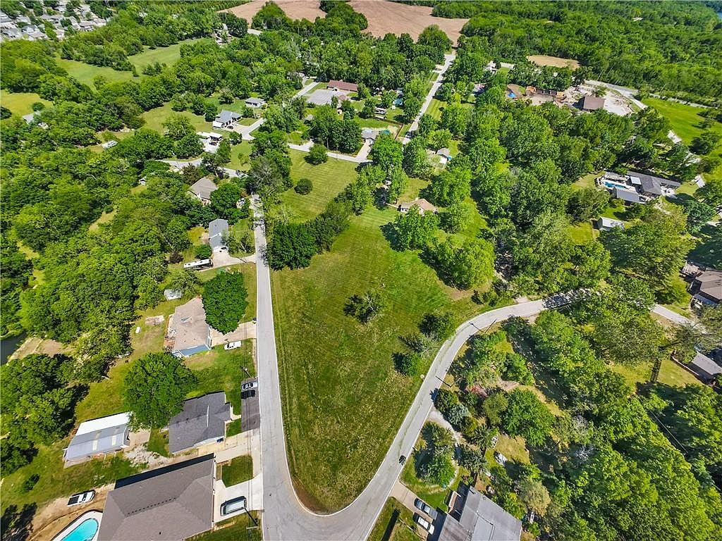 1717 NE Luther Rd Lees Summit, MO 64086 - Thumbnail 3