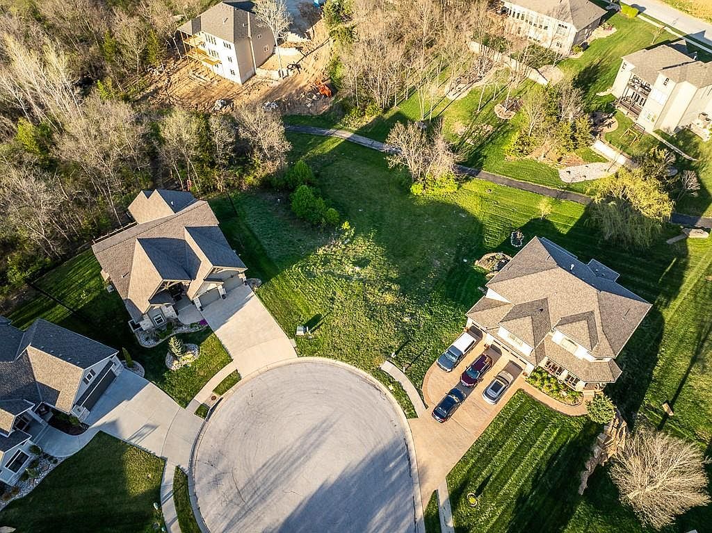 2200 SE Pine Gate Cir Blue Springs, MO 64014 - Thumbnail 3