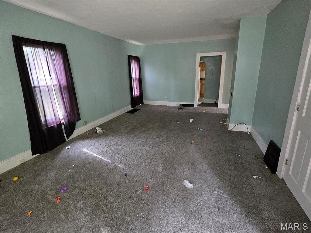 105 N West St Stonington, IL 62567 - Thumbnail 3