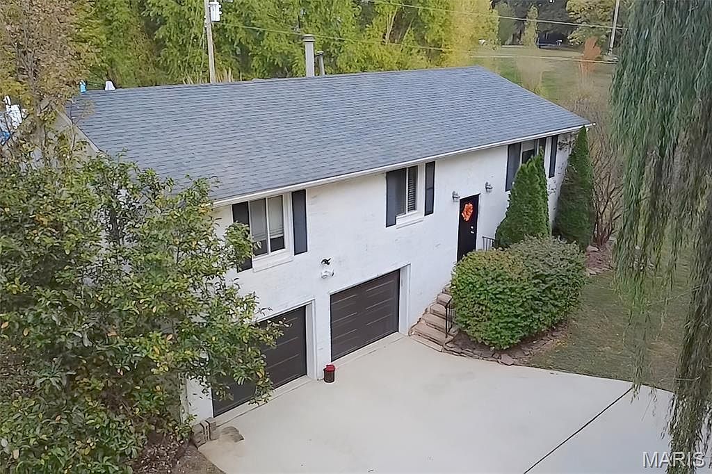 319 E Ingle Dr Glen Carbon, IL 62034 - Thumbnail 3