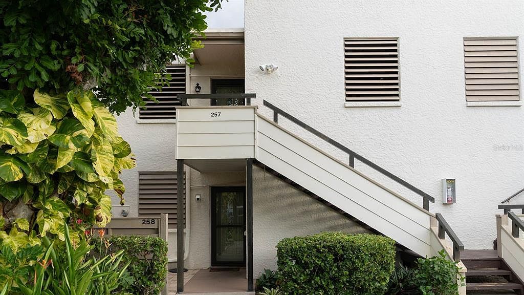 257 Sherwood Dr #257 Bradenton, FL 34210 - Thumbnail 3