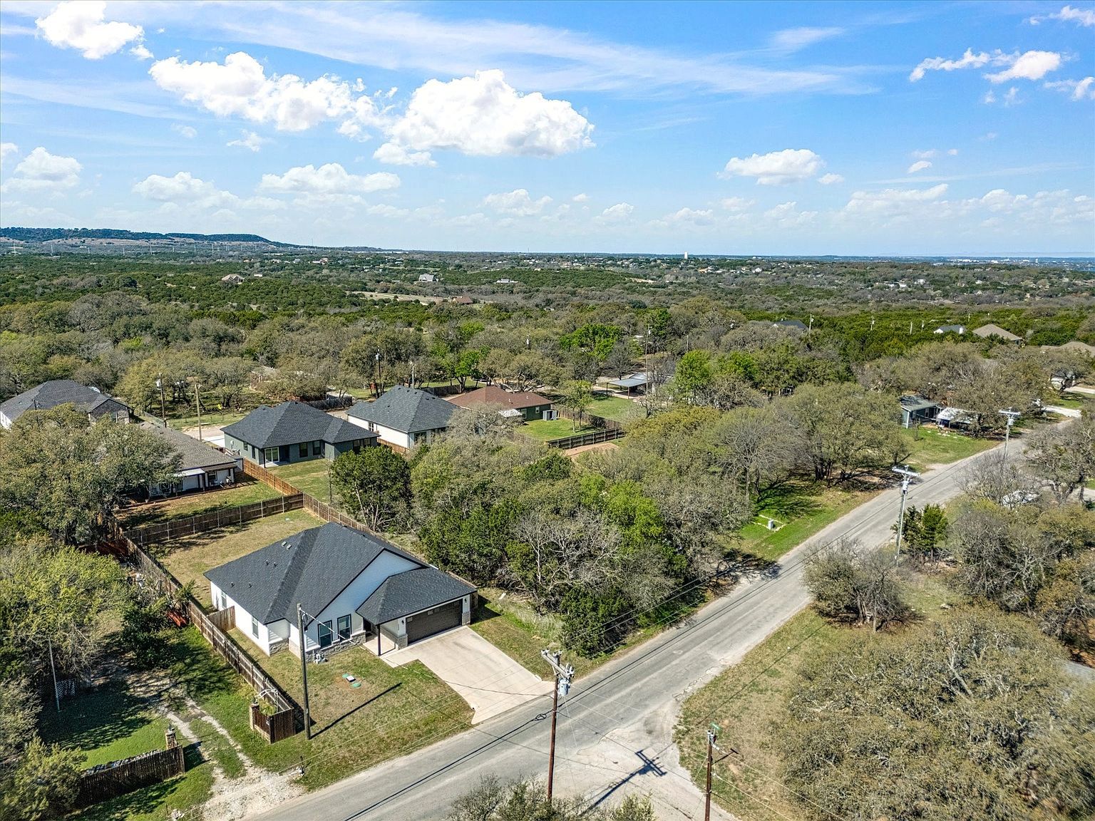 3039 Steepleridge Cir Granbury, TX 76048 - Thumbnail 3