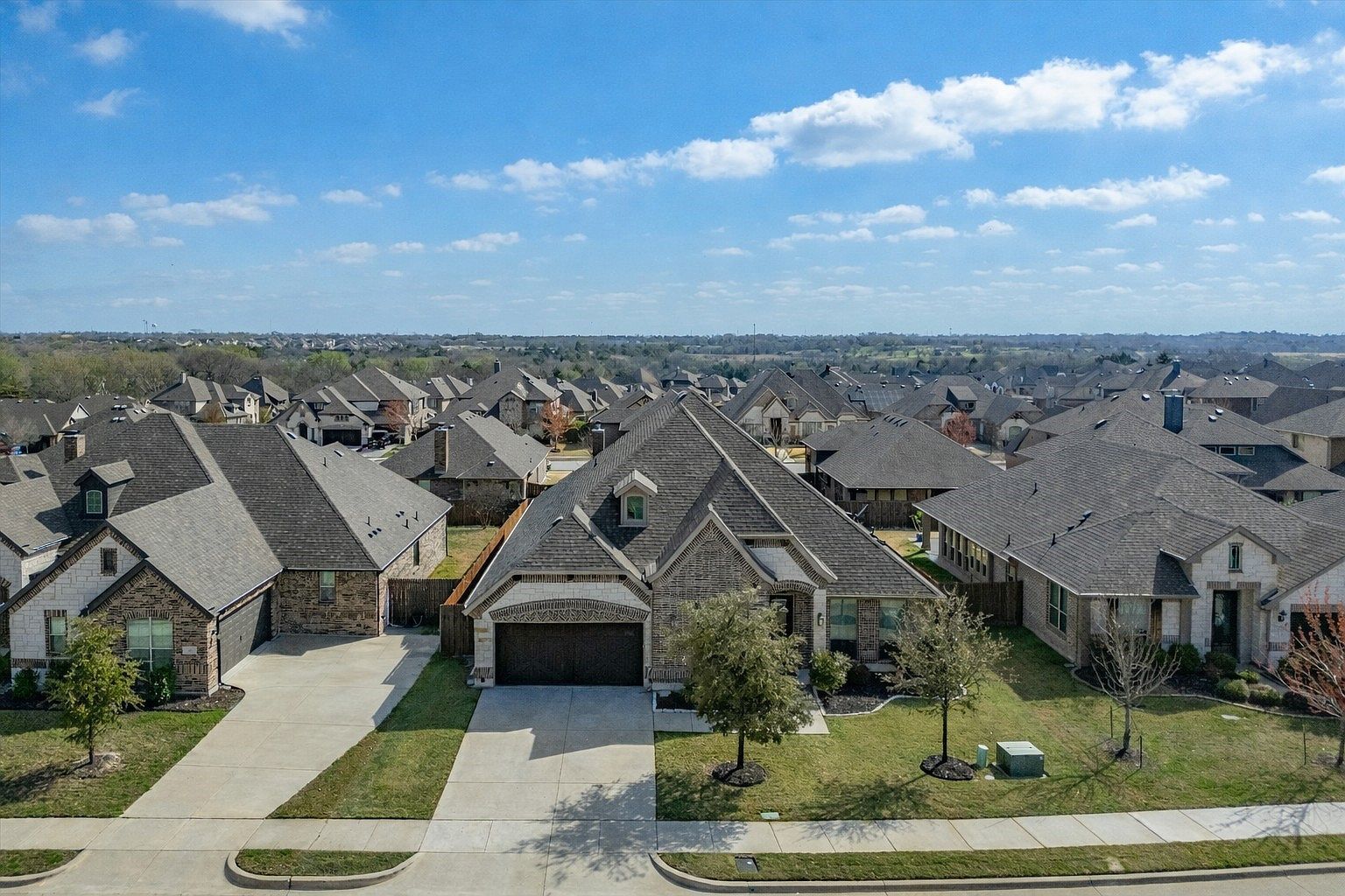 738 Larkspur Ln Midlothian, TX 76065 - Thumbnail 3