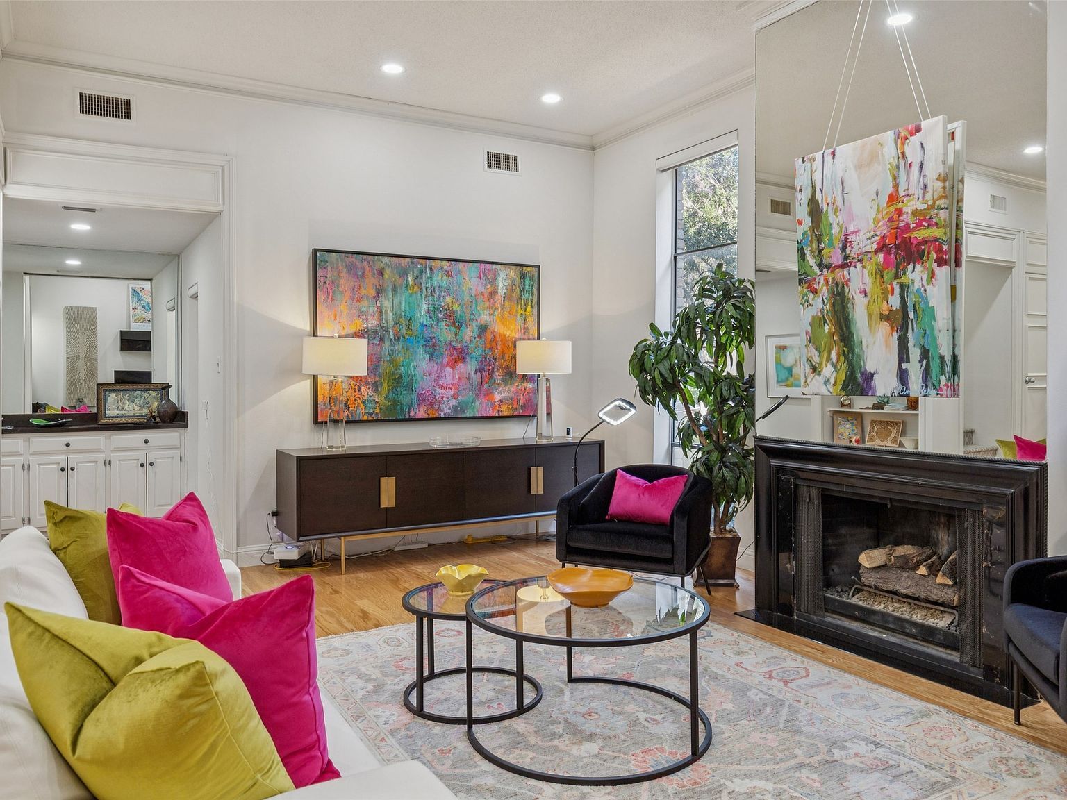 3727 Gilbert Ave APT A Dallas, TX 75219 - Thumbnail 3