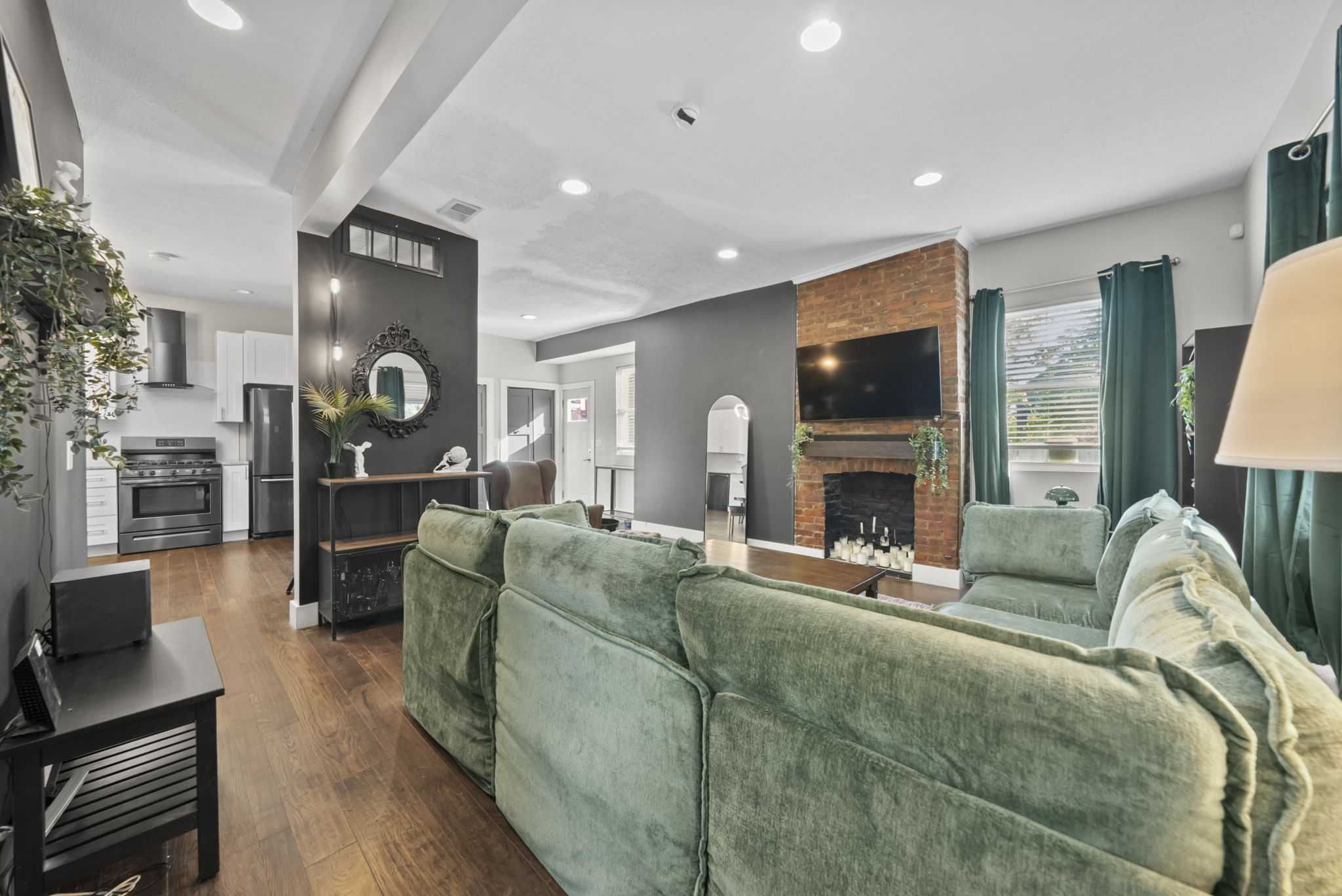 1046 East Cherry Street, Columbus, OH, USA - Thumbnail 3