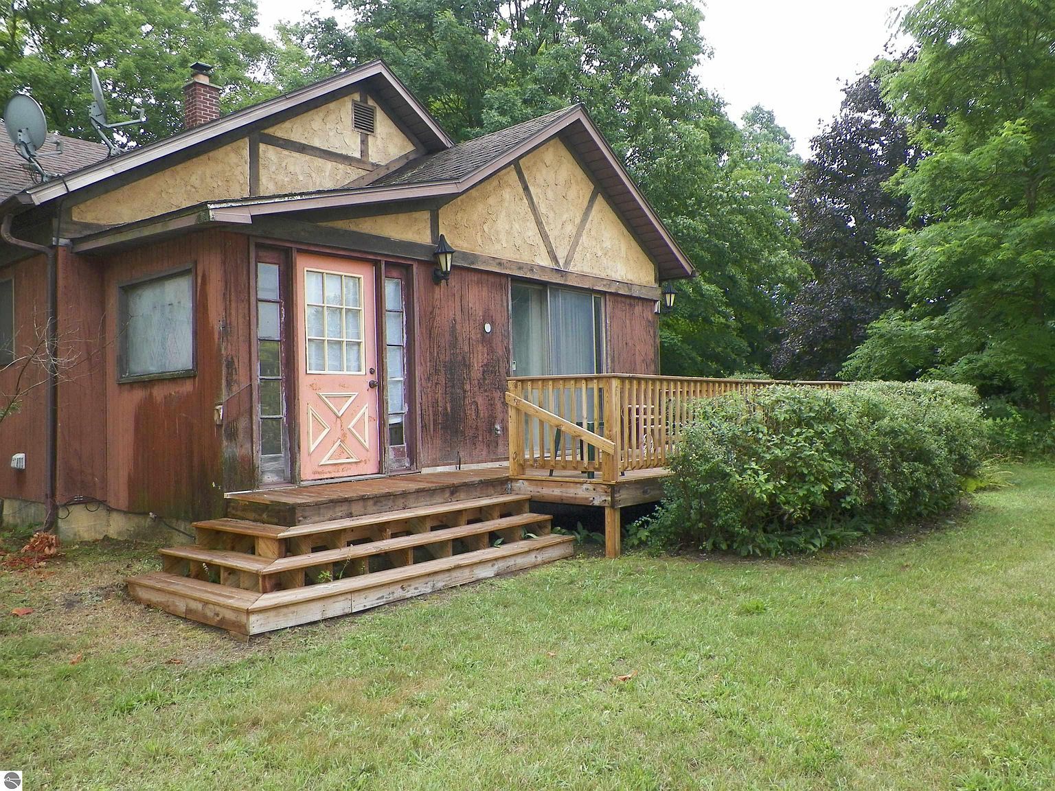 615 River St Luther, MI 49656 - Thumbnail 3