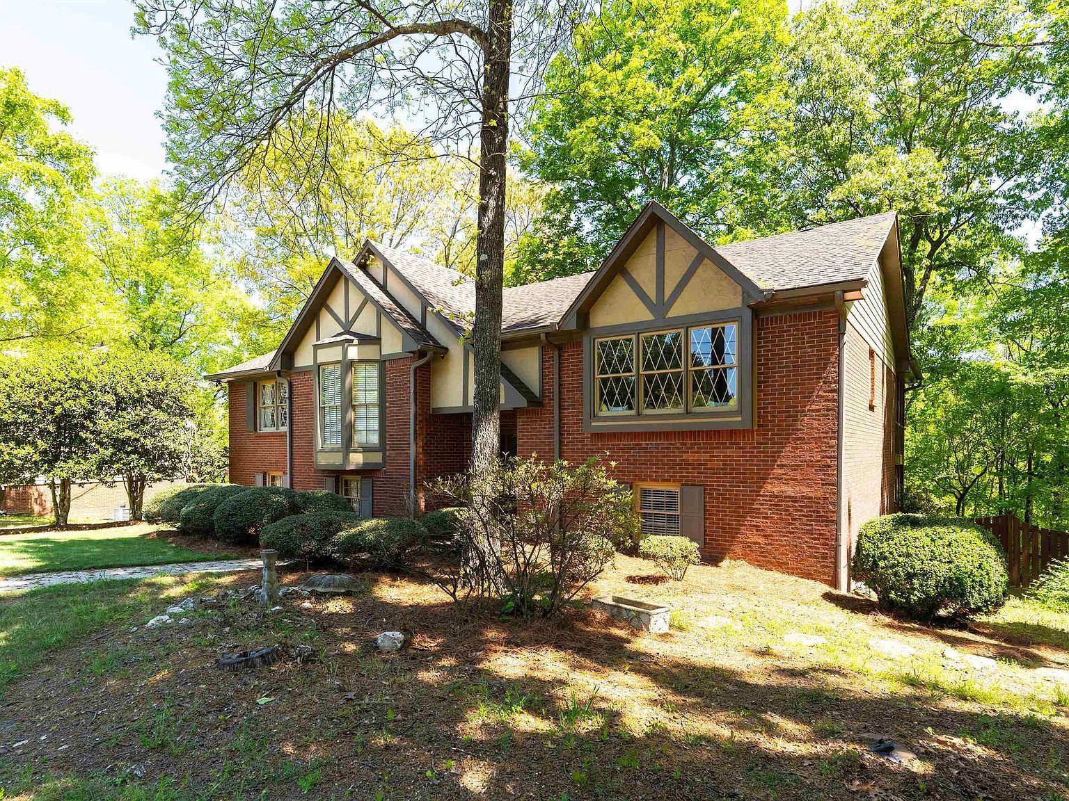 1420 E Whirlaway Cir Helena, AL 35080 - Thumbnail 3