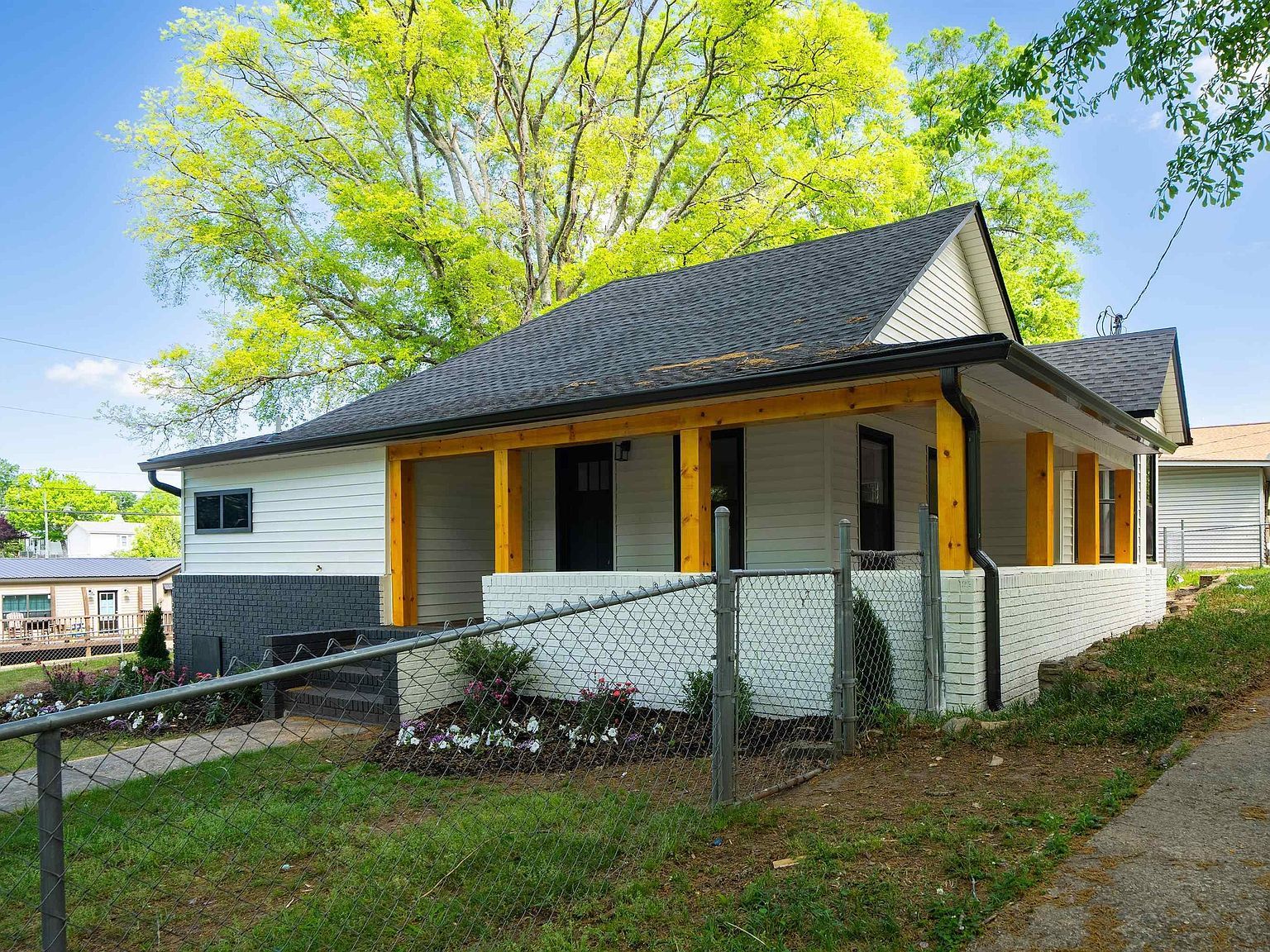 211 5th Ave NE Carbon Hill, AL 35549 - Thumbnail 3