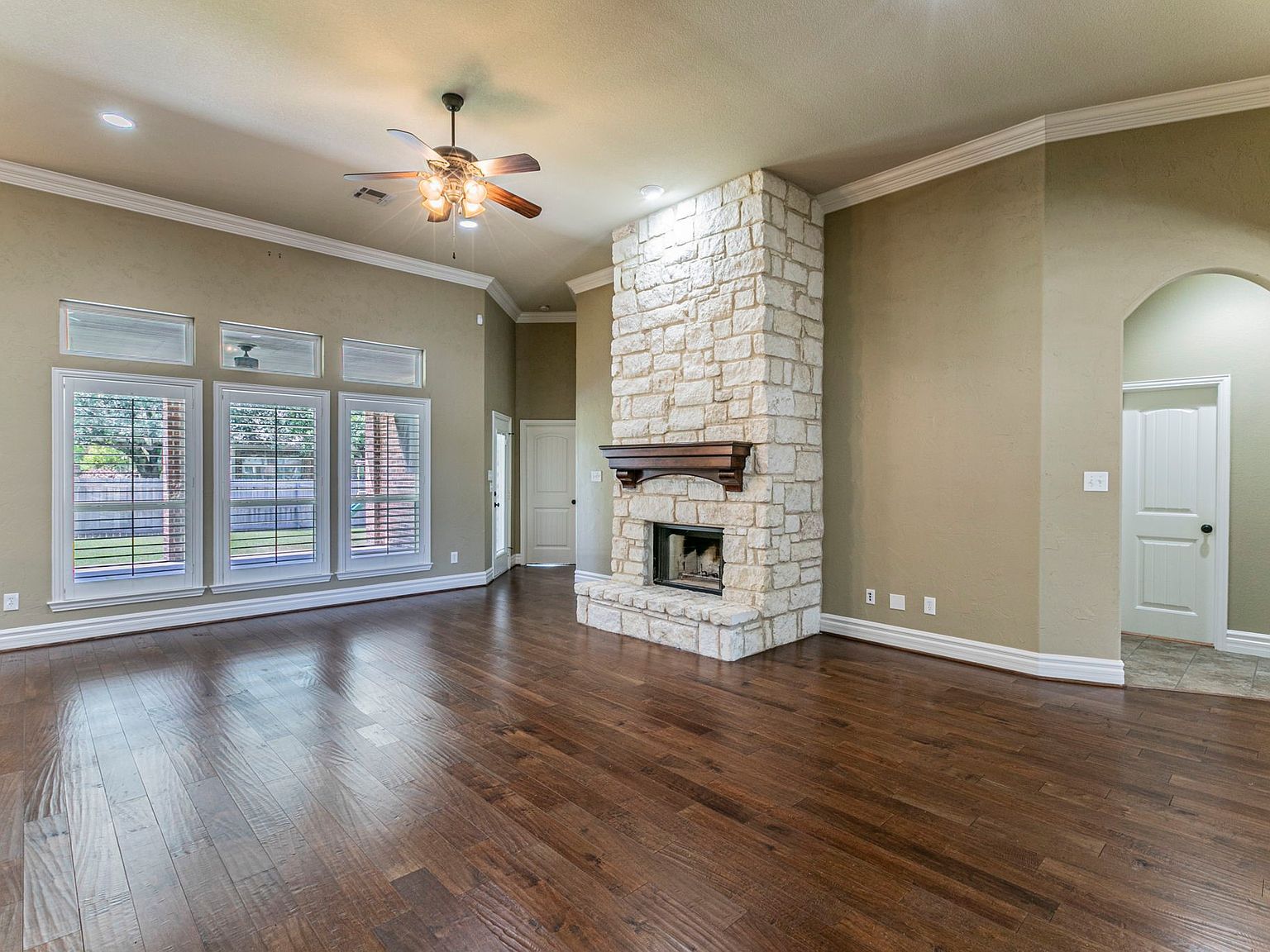 112 Star Ridge Cir Mc Gregor, TX 76657 - Thumbnail 3